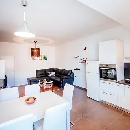 Golden Bridge Apartment With Private Parking Zara Camera foto
