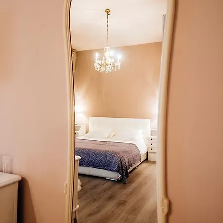 Golden Bridge Apartment With Private Parking Zara Camera foto
